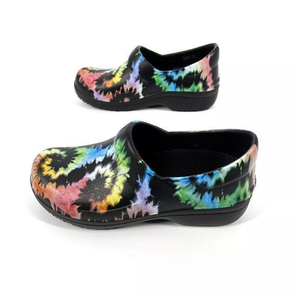 Crocs Neria Pro Clogs Womens Size 6 Colorful Tie Dye Slip On Work Nurse Shoes - Picture 4 of 12